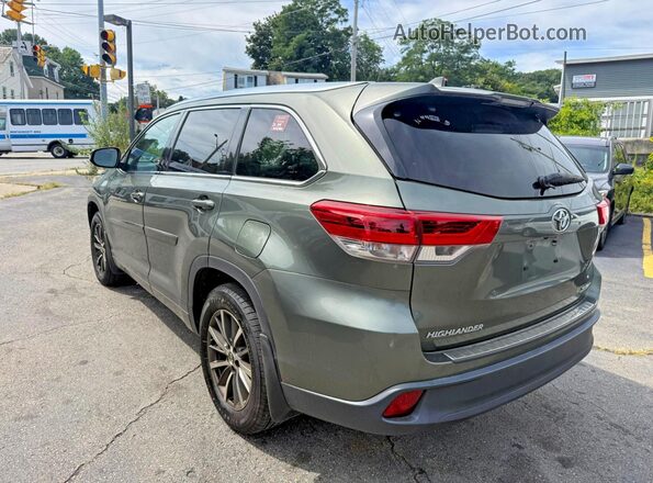 5TDJZRFH2JS906256 2018 TOYOTA HIGHLANDER Зеленый Задняя правая четверть