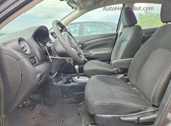 3N1CN7AP7JL814110 2018 NISSAN VERSA Gray Vista del salpicadero