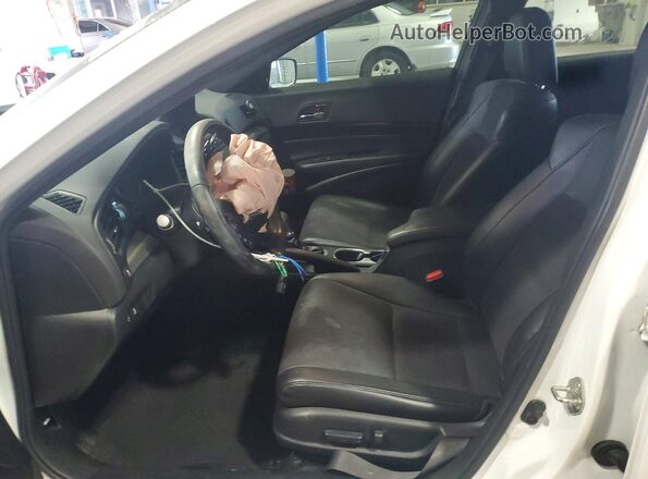19UDE2F85JA007325 2018 ACURA ILX Белый Вид салона спереди