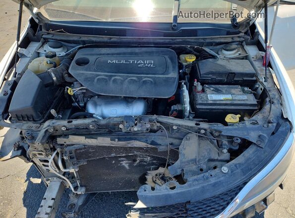 1C3CCCAB3GN137117 2016 CHRYSLER 200 White Widok wnętrza z tyłu