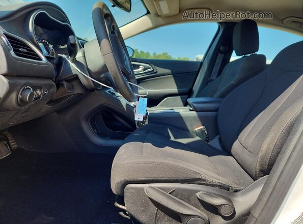 1C3CCCAB5GN133599 2016 CHRYSLER 200 White Front interior view