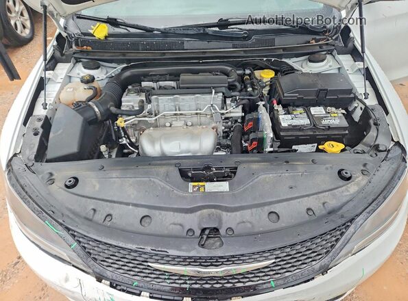 1C3CCCFB2HN508763 2017 CHRYSLER 200 White Rear interior view