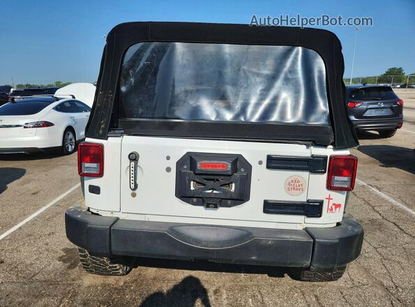 1C4BJWDG4HL561196 2017 JEEP WRANGLER White Widok z tyłu