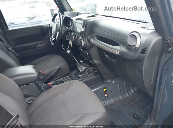 1C4BJWDG5GL324845 2016 JEEP WRANGLER UNLIMITED Gray Widok wnętrza z przodu