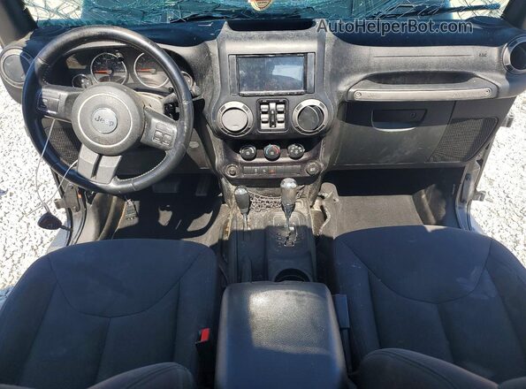 1C4BJWDG7GL149756 2016 JEEP WRANGLER Black Widok tylnych siedzeń