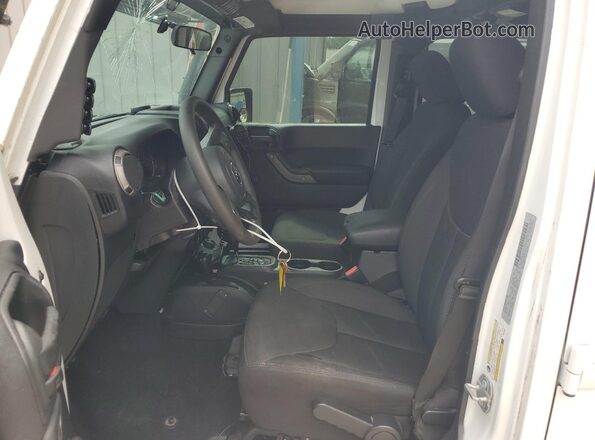 1C4BJWDG9HL561534 2017 JEEP WRANGLER White Front interior view