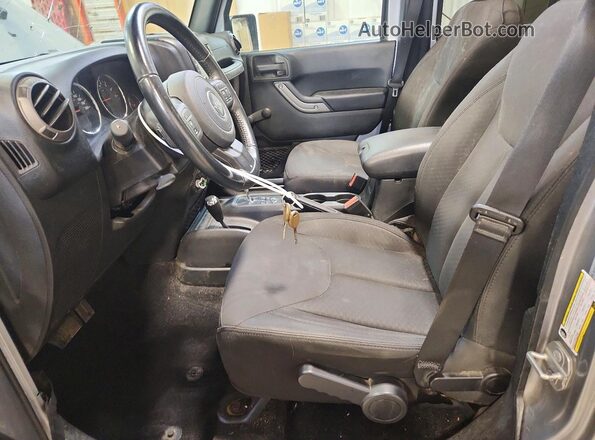 1C4BJWDGXJL914529 2018 JEEP WRANGLER Silver Vista interior delantera