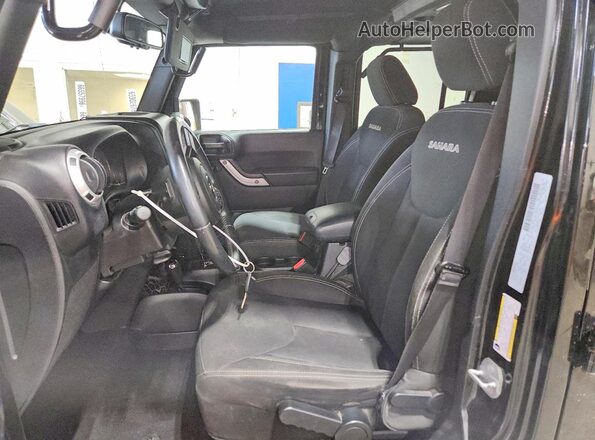 1C4BJWEG1GL181617 2016 JEEP WRANGLER Черный Вид салона спереди