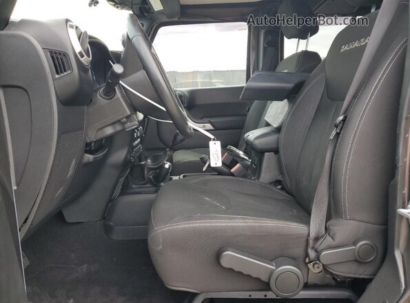 1C4BJWEG7GL340060 2016 JEEP WRANGLER Черный Вид салона спереди