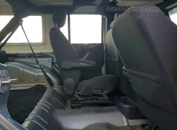 1C4BJWKG7GL200305 2016 JEEP WRANGLER Silver უკანა სავარძლების ხედი