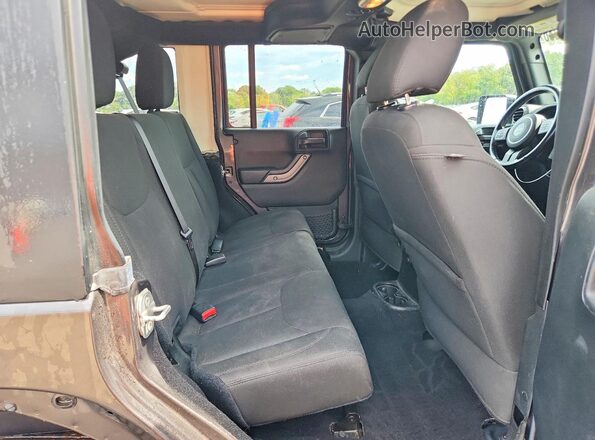 1C4HJWDGXJL814389 2018 JEEP WRANGLER Gray Rear seats view