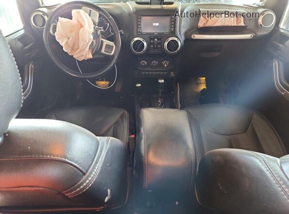 1C4HJWFG9GL215313 2016 JEEP WRANGLER Black Dashboard view