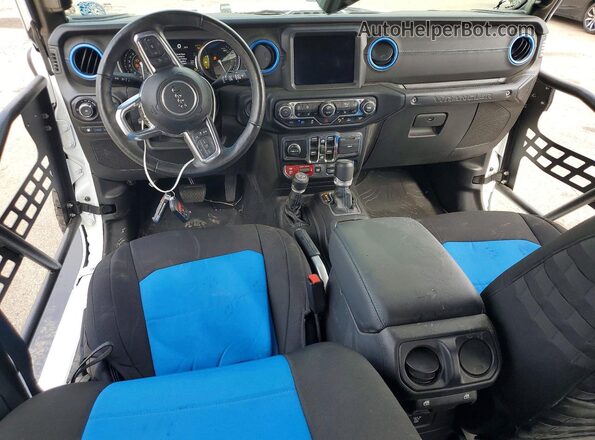 1C4JJXR60PW502404 2023 JEEP WRANGLER Белый Вид панели приборов