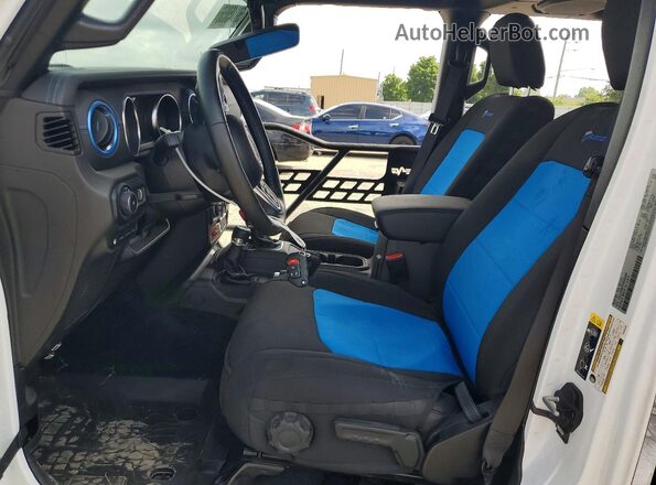 1C4JJXR60PW502404 2023 JEEP WRANGLER Белый Вид салона спереди