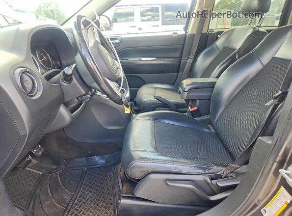 1C4NJCEA2GD620440 2016 JEEP COMPASS Gray Вид салону спереду