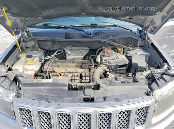 1C4NJCEA3HD156186 2017 JEEP COMPASS Silver უკანა სალონის ხედი