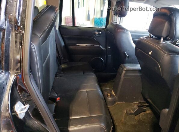 1C4NJDAB8GD625680 2016 JEEP COMPASS Black Rear interior view