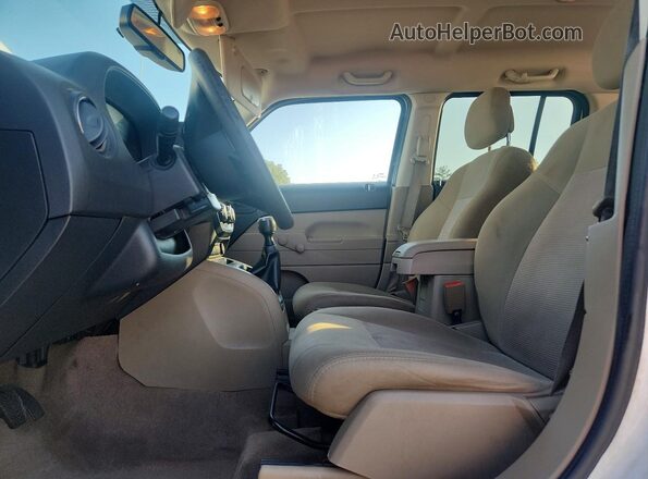 1C4NJPBA1GD583926 2016 JEEP PATRIOT White Սալոնի դիմացի տեսք