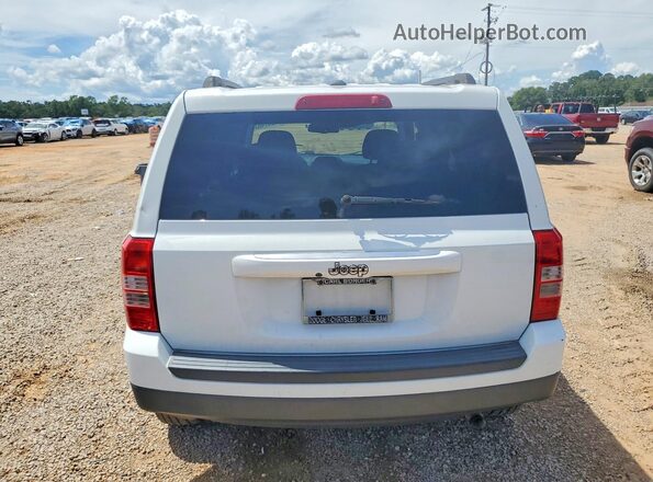 1C4NJPBA8GD528292 2016 JEEP PATRIOT White Rear view