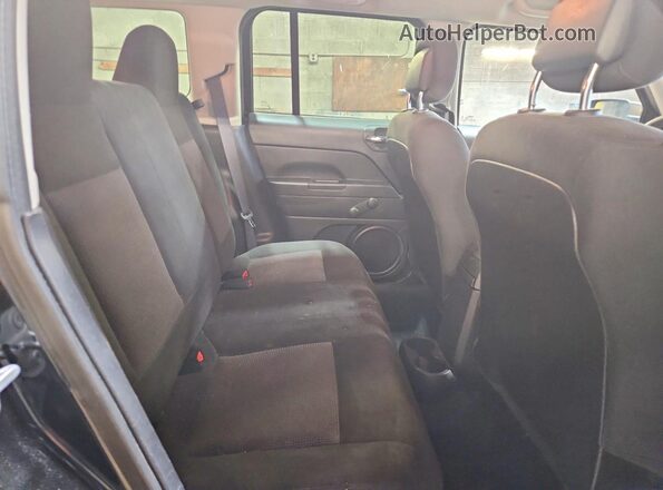1C4NJPBB7GD548221 2016 JEEP PATRIOT Black უკანა სალონის ხედი