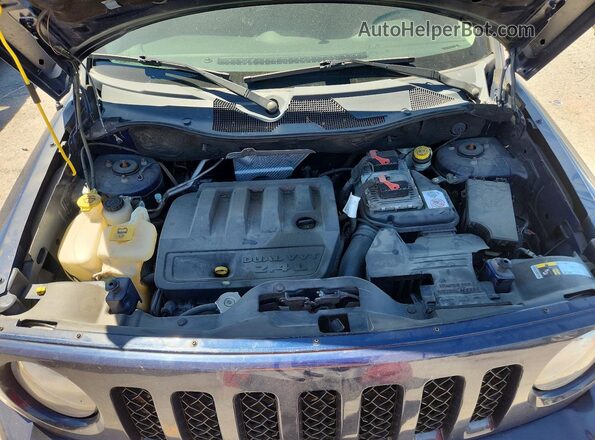 1C4NJPBBXHD158005 2017 JEEP PATRIOT Синий Вид задней части салона