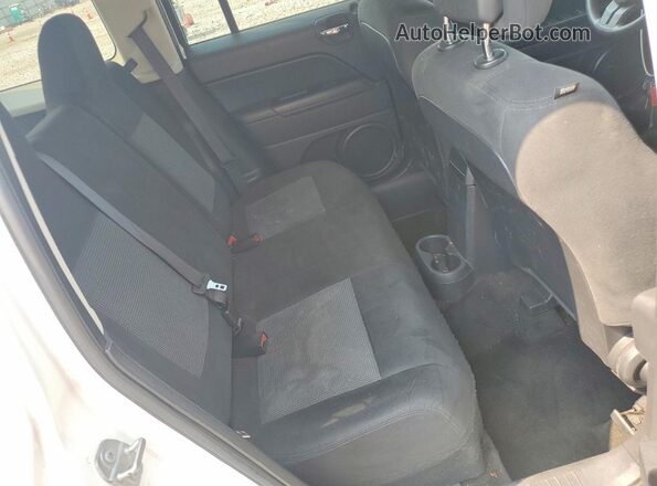 1C4NJRBB0HD194264 2017 JEEP PATRIOT White Вид задніх сидінь