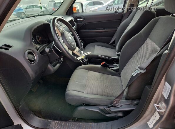 1C4NJRFB4GD692881 2016 JEEP PATRIOT Silver Vista interior delantera