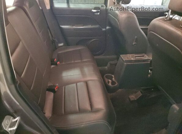 1C4NJRFBXGD541995 2016 JEEP PATRIOT Charcoal Rear interior view