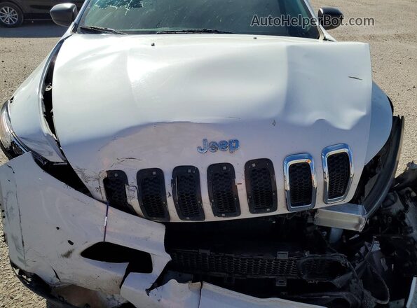 1C4PJLAB4GW342426 2016 JEEP CHEROKEE White Widok wnętrza z tyłu