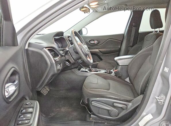 1C4PJLCB0KD370922 2019 JEEP CHEROKEE Silver Սալոնի դիմացի տեսք