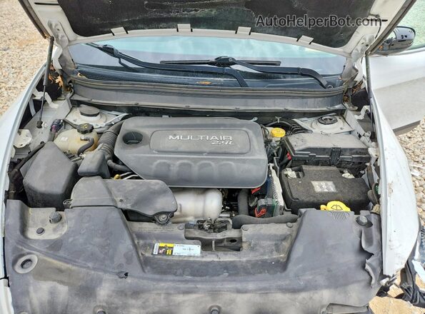 1C4PJLCB3JD574404 2018 JEEP CHEROKEE White ძრავის განყოფილების ხედი