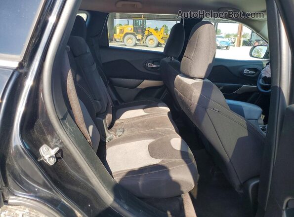 1C4PJLCB8JD595779 2018 JEEP CHEROKEE Black Widok wnętrza z tyłu