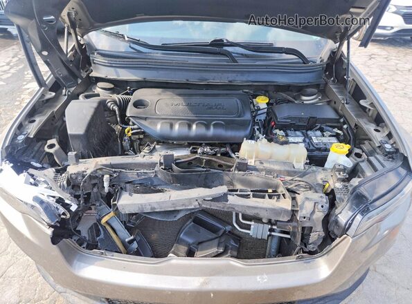 1C4PJLCB8KD444216 2019 JEEP CHEROKEE Gray Вид підкапотного простору
