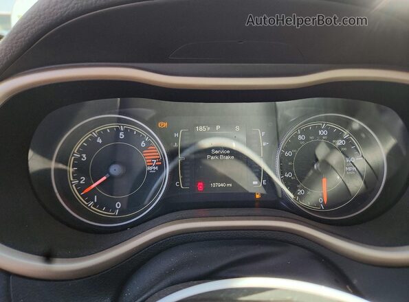 1C4PJLCB9JD615327 2018 JEEP CHEROKEE White Widok zestawu wskaźników
