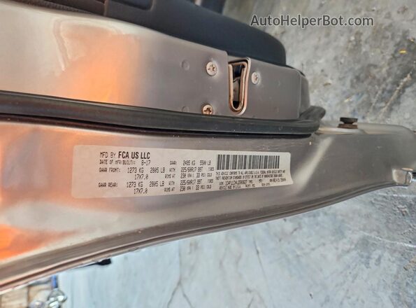 1C4PJLCX4JD503627 2018 JEEP CHEROKEE Gray Widok naklejki z numerem VIN