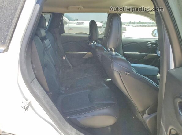 1C4PJLDB4JD565922 2018 JEEP CHEROKEE Белый Вид задней части салона