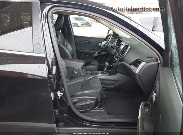 1C4PJLLB1JD520051 2018 JEEP CHEROKEE Черный Вид салона спереди