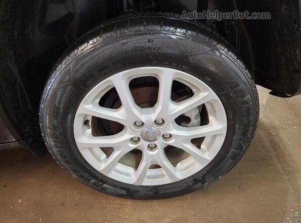 1C4PJLLB3JD533769 2018 JEEP CHEROKEE Silver 