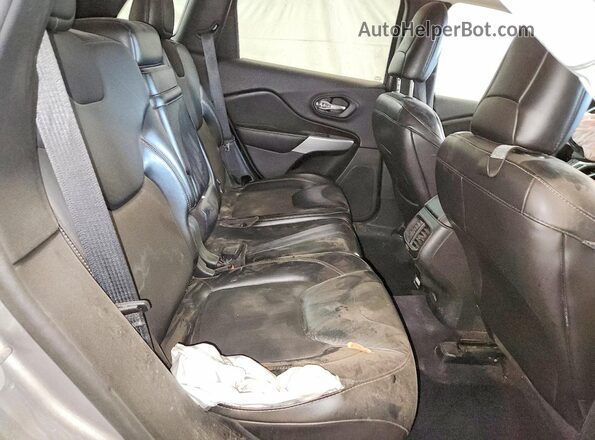 1C4PJLLB3JD533769 2018 JEEP CHEROKEE Silver უკანა სალონის ხედი