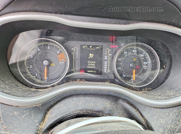 1C4PJLLB3JD533769 2018 JEEP CHEROKEE Silver ხელსაწყოთა პანელის ხედი