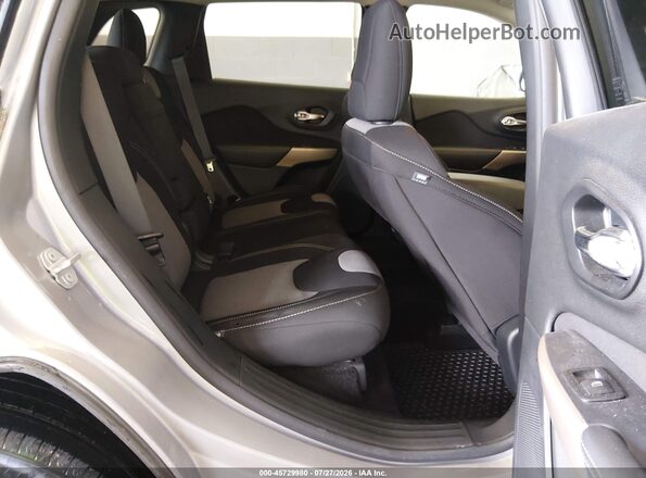 1C4PJMAB4HD225075 2017 JEEP CHEROKEE Silver VIN կոդի պիտակի տեսք