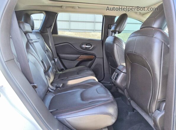 1C4PJMBS2GW215212 2016 JEEP CHEROKEE White უკანა სავარძლების ხედი