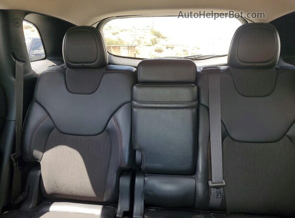 1C4PJMBX0JD602808 2018 JEEP CHEROKEE White Widok tylnych siedzeń
