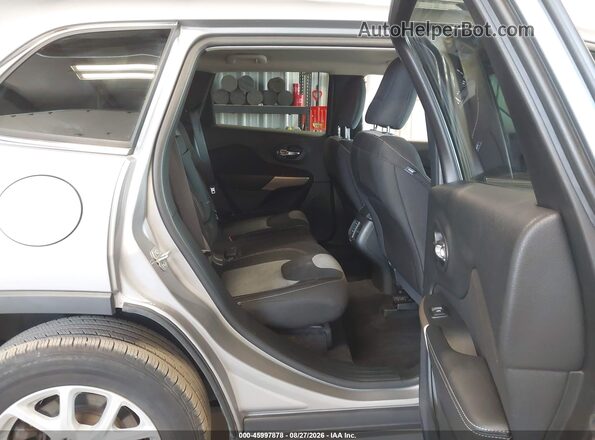 1C4PJMCB0JD528521 2018 JEEP CHEROKEE Silver Вид наклейки з VIN-кодом