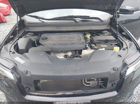 1C4PJMCB3KD452939 2019 JEEP CHEROKEE Black Widok z tyłu