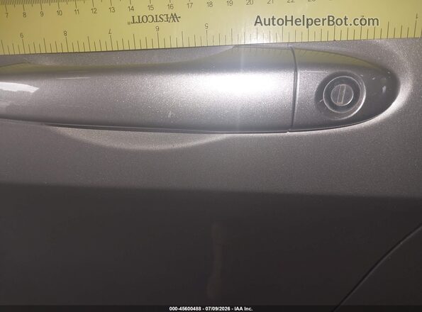 1C4PJMCB3KD479767 2019 JEEP CHEROKEE Silver Vista frontal