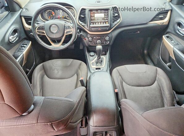1C4PJMCS7HW656303 2017 JEEP CHEROKEE Silver Вид панелі приладів