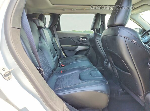 1C4PJMCX9ND548140 2022 JEEP CHEROKEE White Widok wnętrza z tyłu