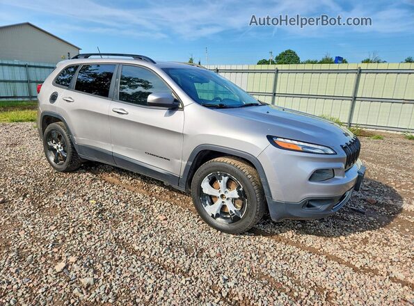 1C4PJMCXXJD543622 2018 JEEP CHEROKEE Silver Front right