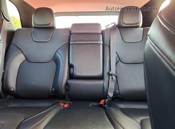 1C4PJMDN1KD142653 2019 JEEP CHEROKEE Бордовый Вид задних сидений